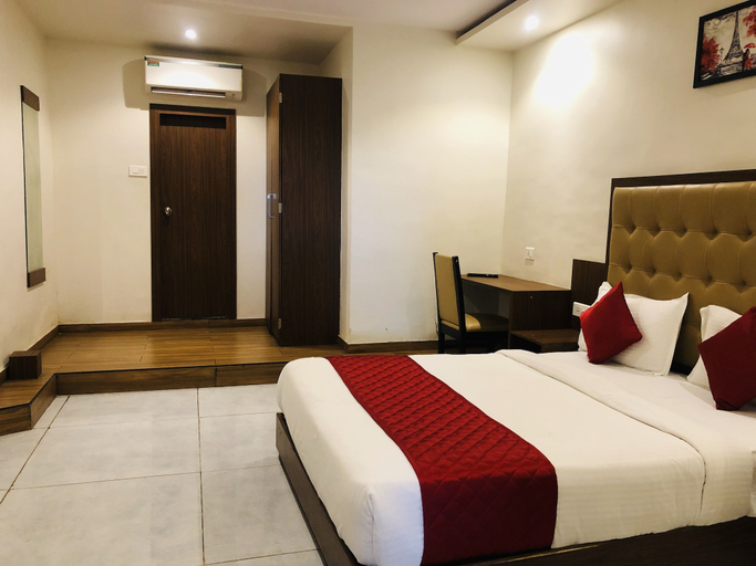 Bedroom 5, Hotel BKC Garden- Near Jio Convention, Mumbai Suburban