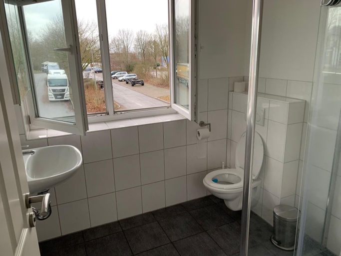 Bathroom 5, motel am Outletcenter, Neumünster