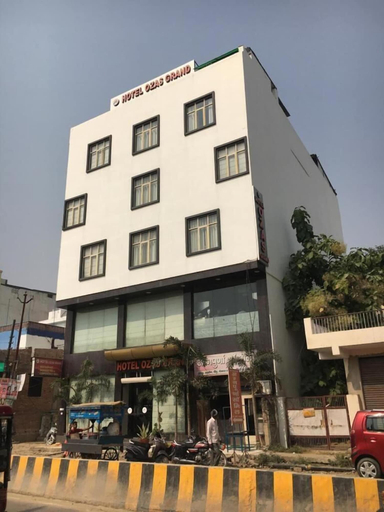 Exterior & Views 2, Hotel Ozas Grand, Varanasi