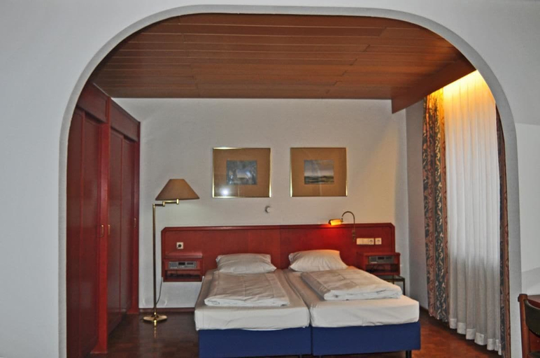 Bedroom 2, Hotel Starkenburger Hof, Bergstraße