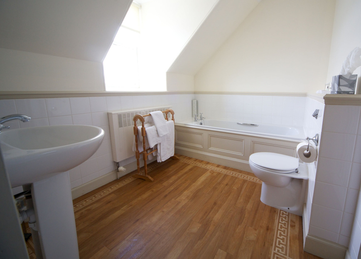Bathroom 5, The Creggans Inn, Argyll and Bute