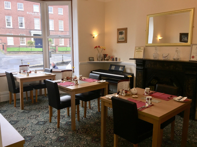 Food & Drinks 5, Shrubbery Guest House, Worcestershire