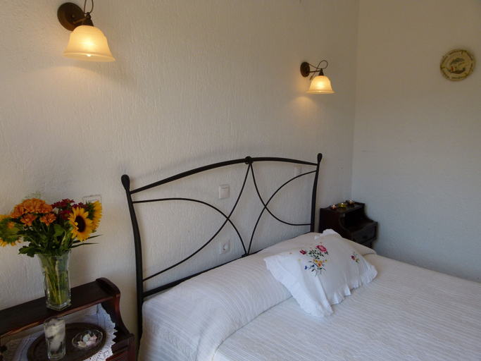 Bedroom 3, Hotel Amalia 2, Thessaly