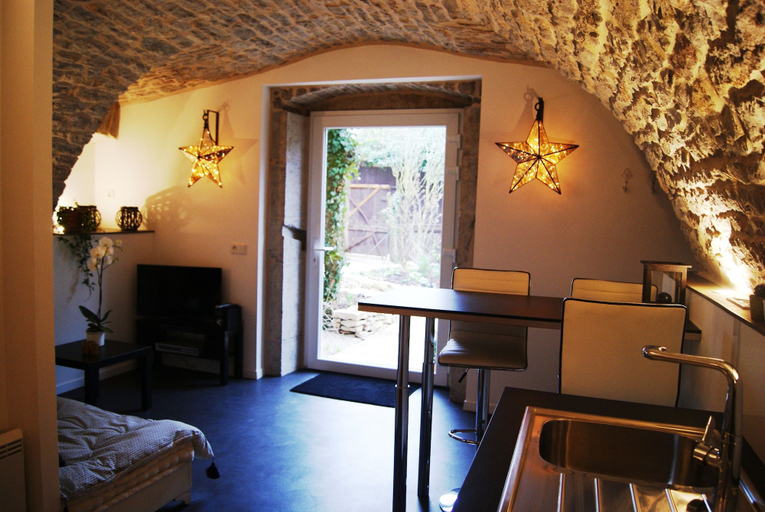 Bedroom 5, Gite De Pierre et de Lumière, Jura