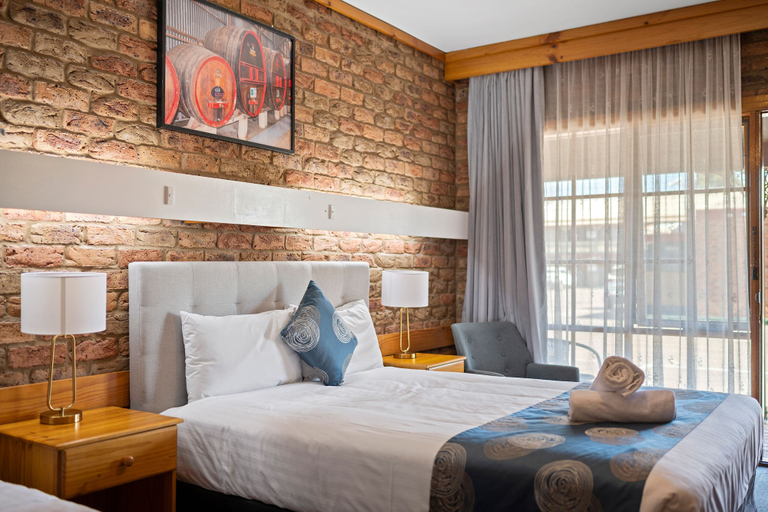 Bedroom 2, The Settlement Historic Hotel, Campaspe - Echuca