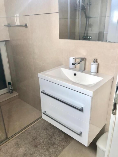 Bathroom 4, Palma Apartments