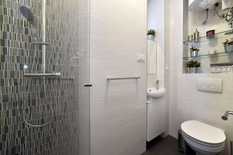 Bathroom 4, First Choice Centar - Primorska, Zagreb