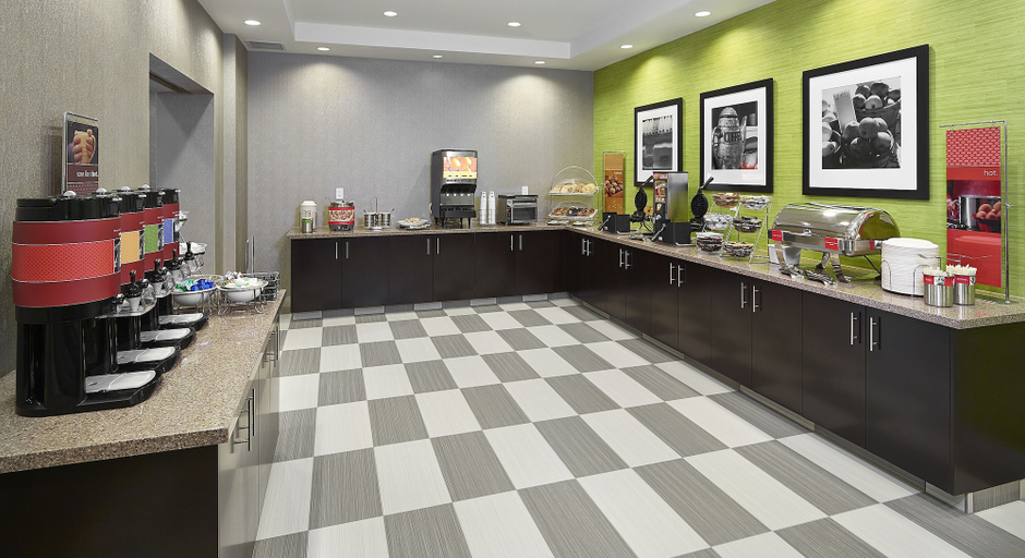 Food & Drinks 5, Hampton Inn by Hilton Calgary Airport North, Division No. 6