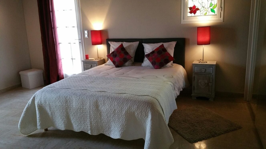 Bedroom 2, Villa Solary, Vaucluse