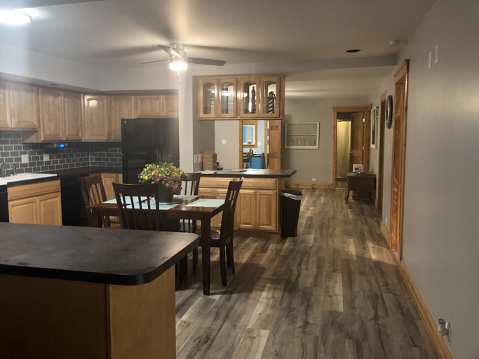 Others 5, Alexanders Landing, White