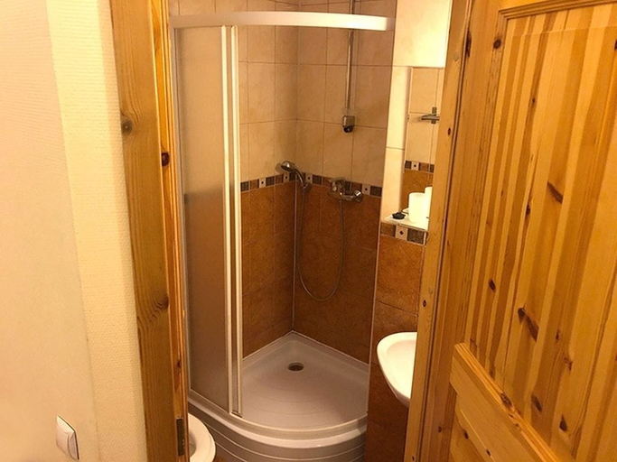 Bathroom 3, Country Club Orekh, Priozerskiy rayon