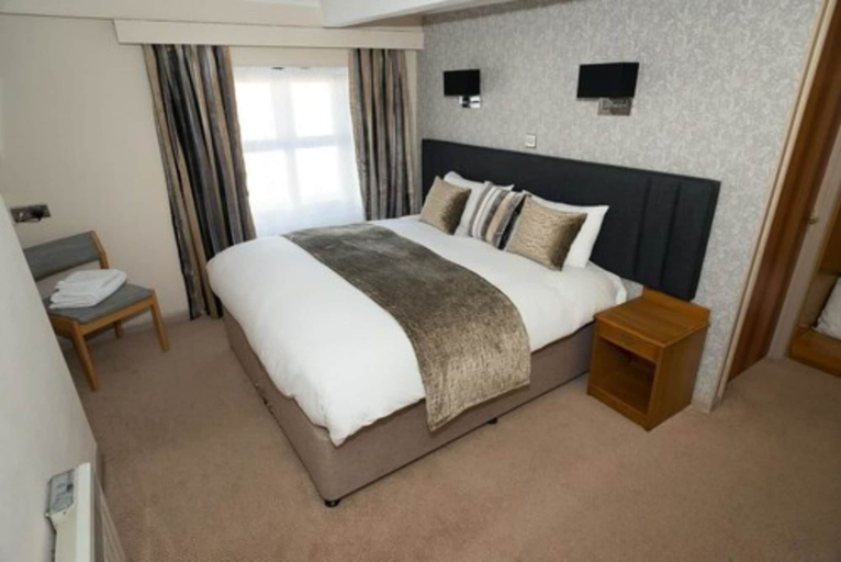 Bedroom 3, Falcon Hotel, Carmarthenshire
