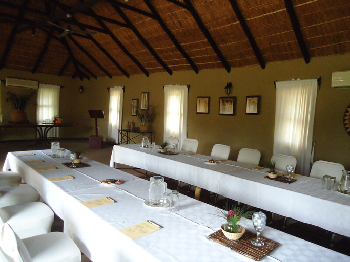 Food & Drinks 5, Phokoje Bush Lodge, Bobonong