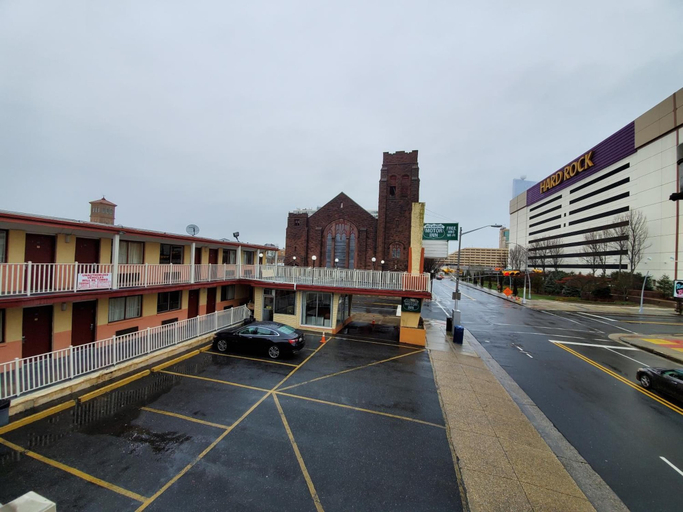 Others 5, Atlantic Motor Inn, Atlantic