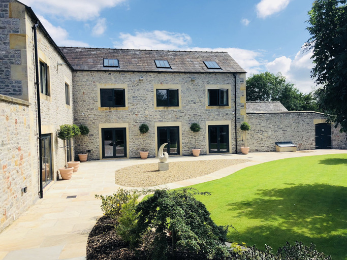 Exterior & Views 1, Millstream Mews, Derbyshire