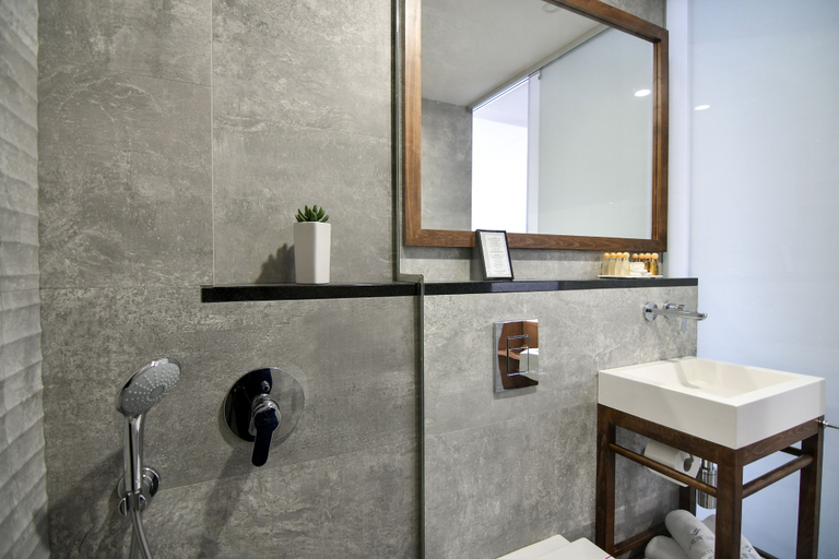 Bathroom 5, Hotel Perla