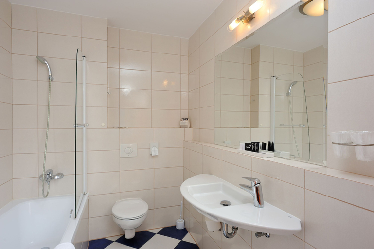 Bathroom 5, City Hotel, Bydgoszcz City