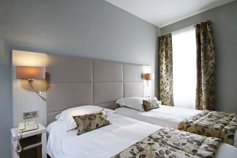 Bedroom 4, Grand Hôtel de L'Europe, Finistère