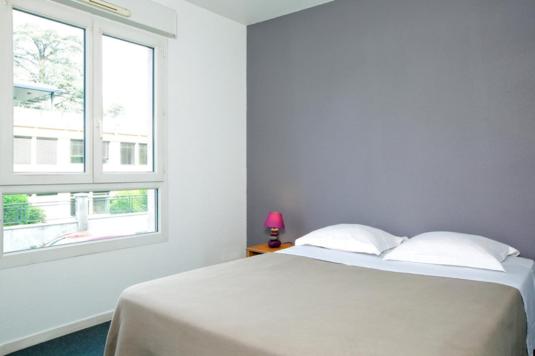 Bedroom 3, Sejours & Affaires Annecy Pont Neuf, Haute-Savoie