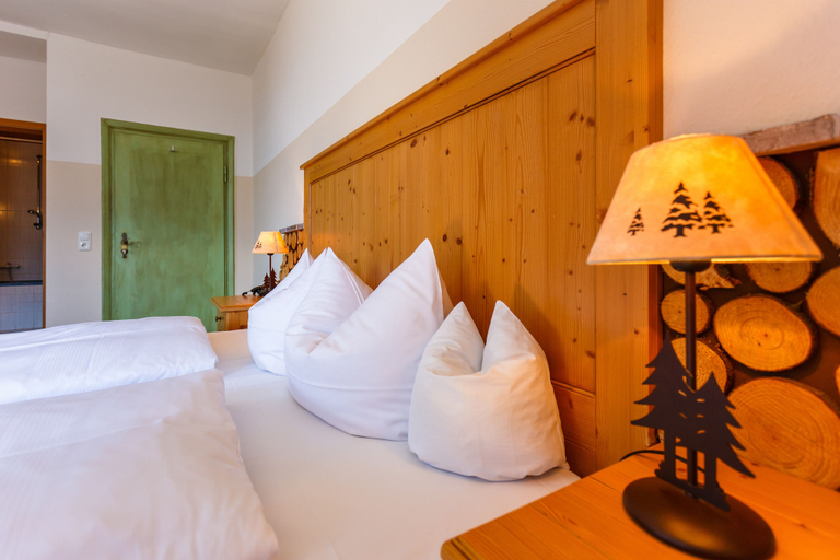Bedroom 4, Landhotel & Berggasthof Panorama, Garmisch-Partenkirchen