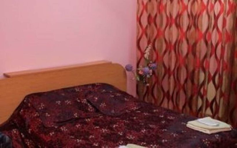 Bedroom 5, Kaufman, Pustomytivs'kyi
