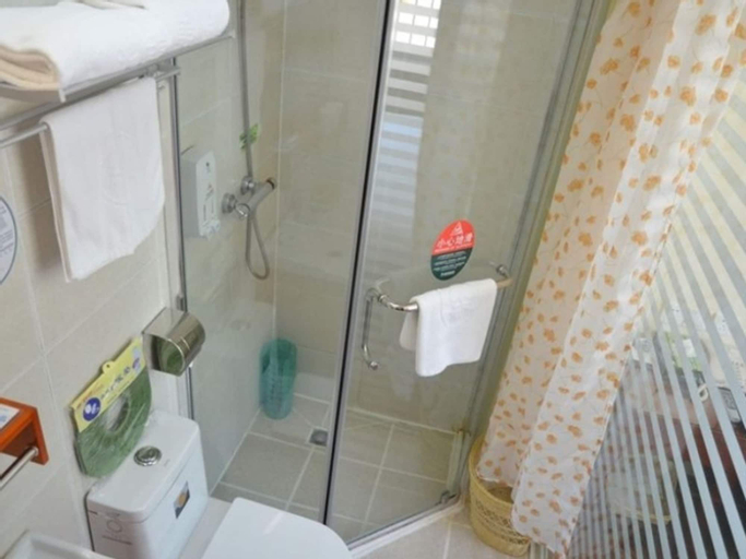 Bedroom 5, GreenTree Inn WeiFang QingZhou Middle HaiDai Road Electric Power Shell Hotel, Weifang