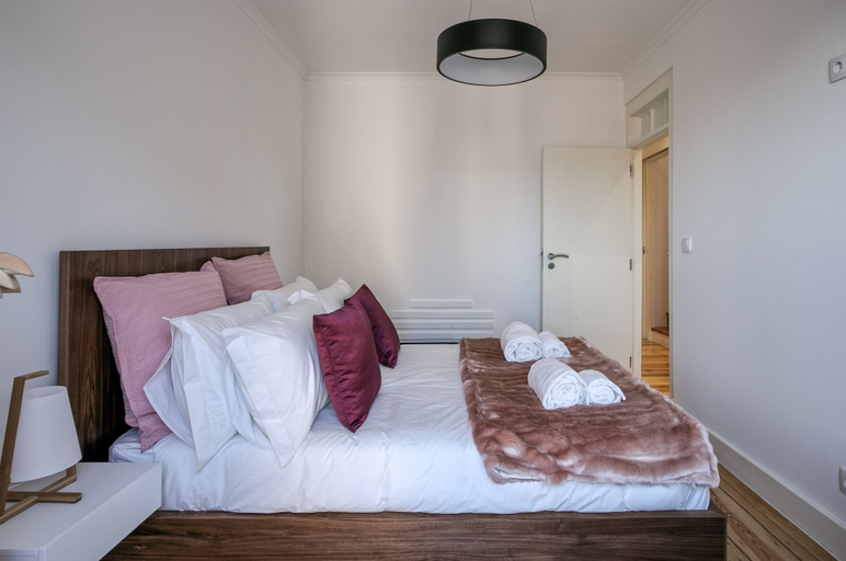 Bedroom 3, Hip Tailor Made Duplex Penthouse in Bairro Alto, Lisbon