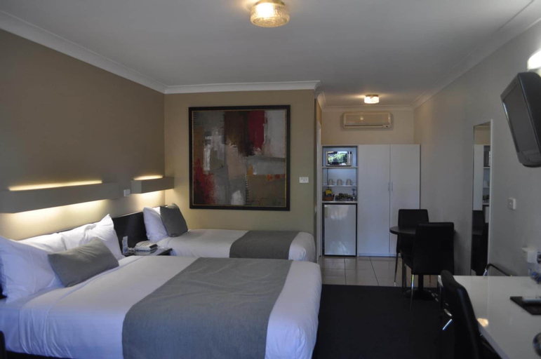 Bedroom 3, In Town Motor Inn, Greater Taree