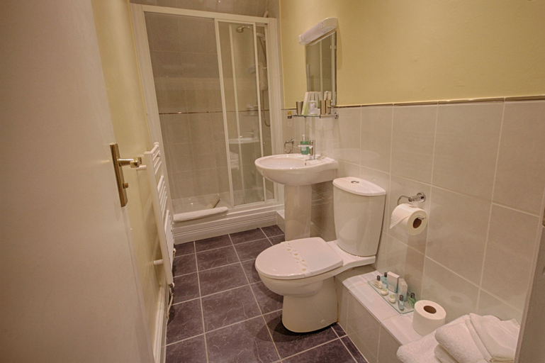 Bathroom 4, Holcombe House, Conwy