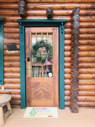 Exterior & Views 2, Gnome Alone, Sevier