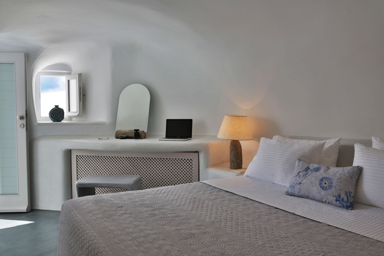 Bedroom 4, Lava Caves, South Aegean