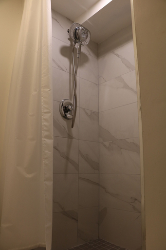 Bathroom 5, Pembroke Inn, Toronto