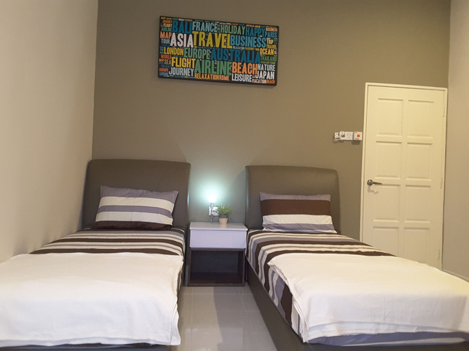 Bedroom 3, Laman Kurnia Holiday House, Kota Bharu