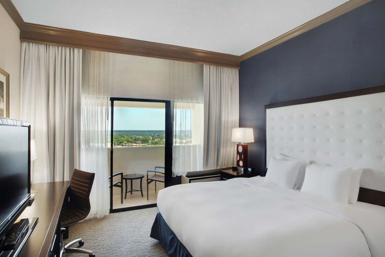 Bedroom 3, DoubleTree by Hilton Little Rock, Pulaski