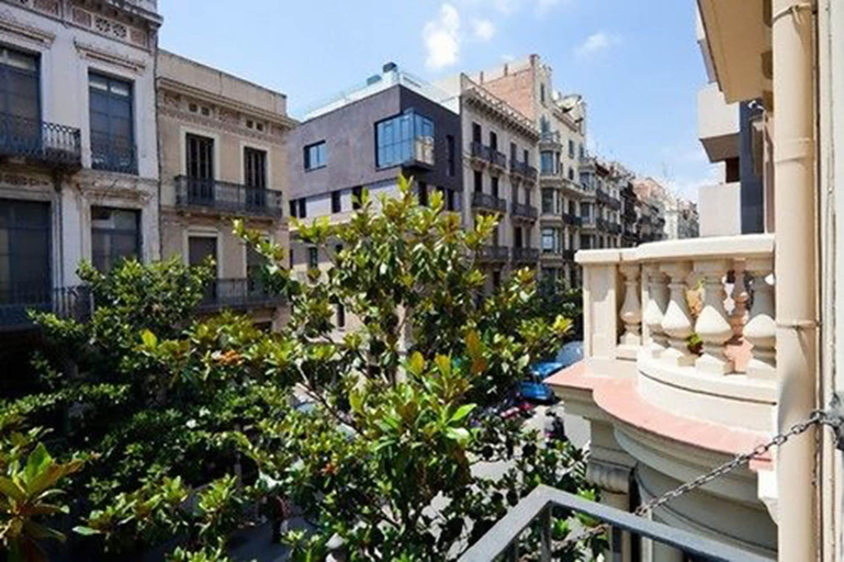 Exterior & Views 2, La Casa de Laura Nisia B&B, Barcelona