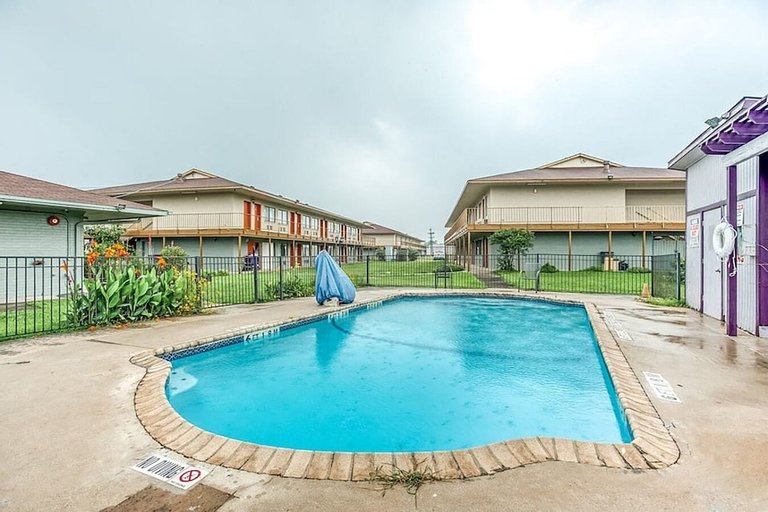Studio Suites, Bexar
