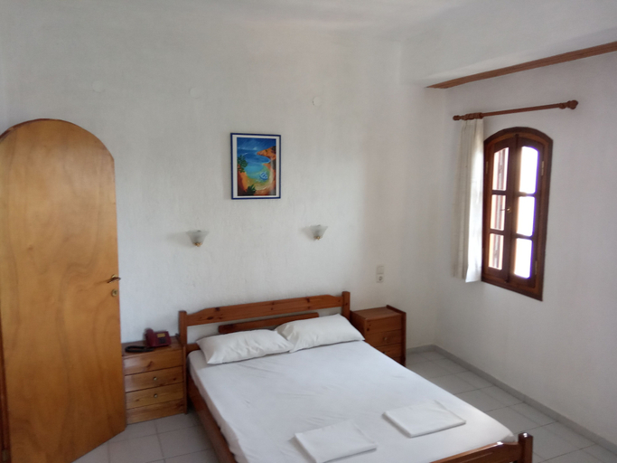 Bedroom 3, Selenunda, Thessaly