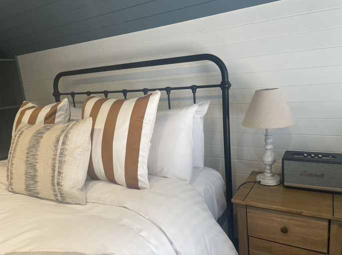 Bedroom 2, Tewinbury Farm Hotel, Hertfordshire