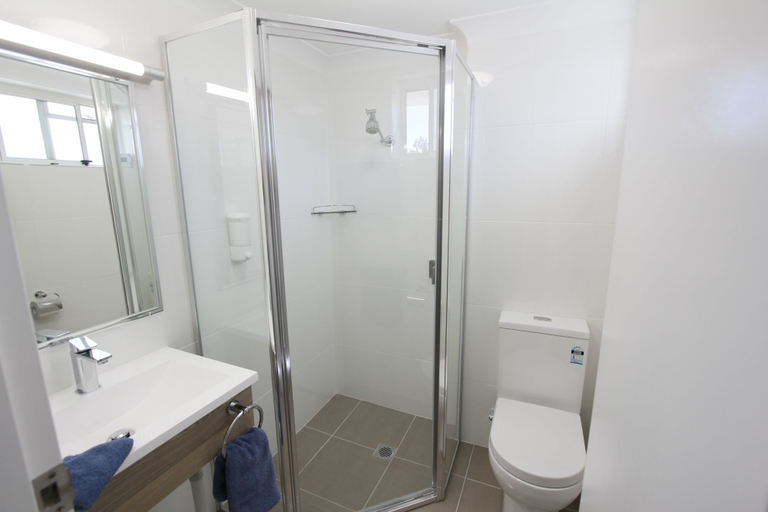 Bathroom 5, Aston Motel Yamba, Clarence Valley- Coast