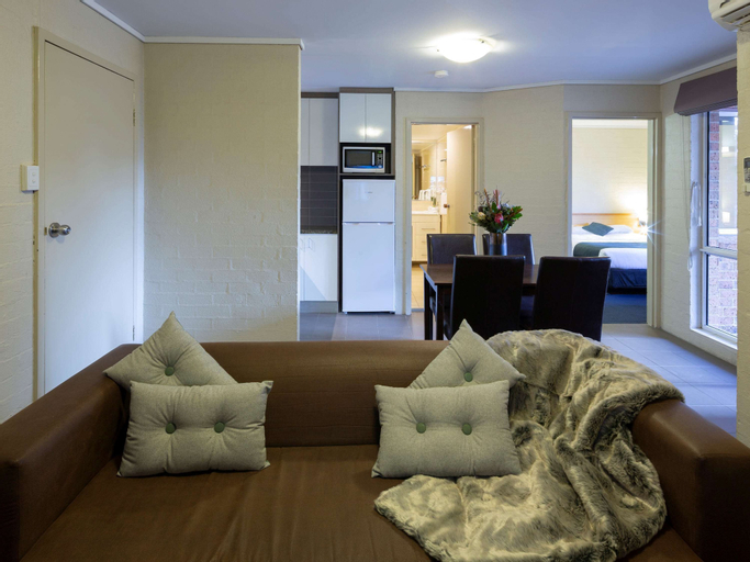 Bedroom 2, ibis Styles Canberra, Canberra