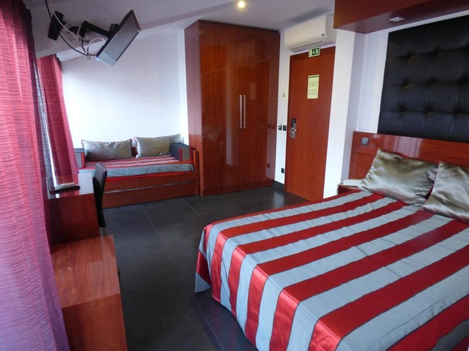 Bedroom 3, Hotel Oceano, Nazaré