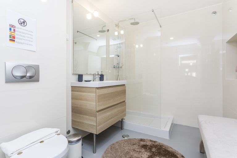 Bathroom, LxWay Apartments Avenida Luxury, Lisbon