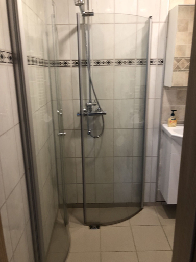 Bathroom 4, Hellnafell, Eyrarsveit