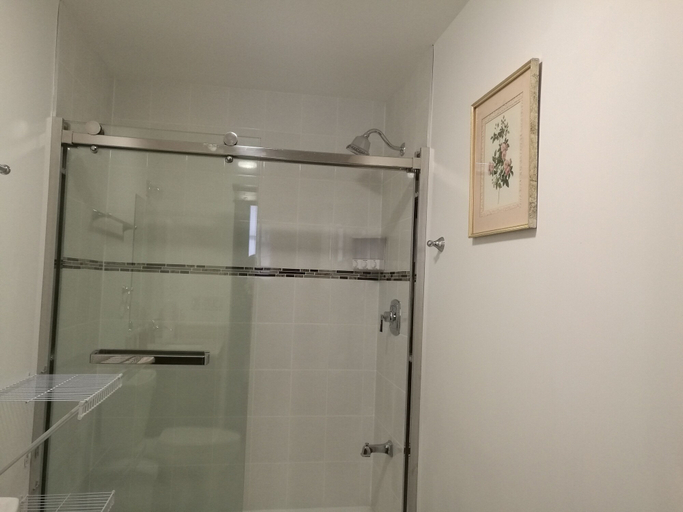 Bathroom 3, Ambassador's Inn Next Door, Perth