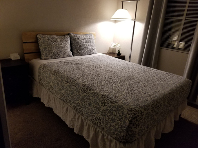Bedroom 3, Advantage Court, Clark