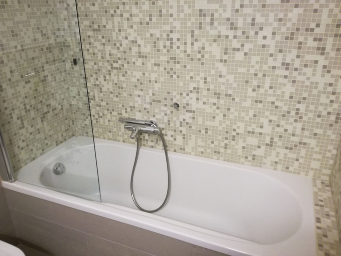 Bathroom 5, Hotel Leonardo Da Vinci, Sassari
