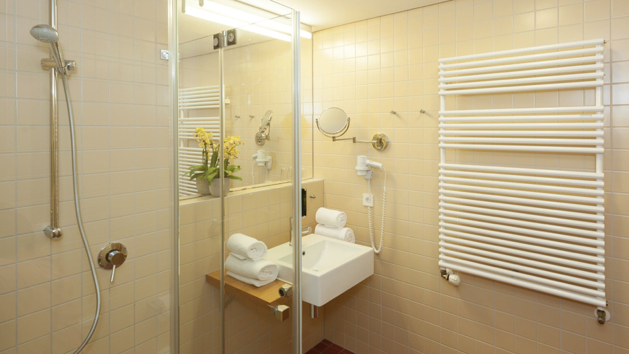 Bathroom 4, Hotel St. Elisabeth, Konstanz