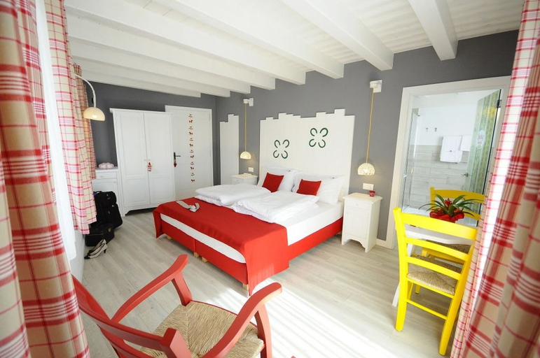 Bedroom 2, Horse House, Trento