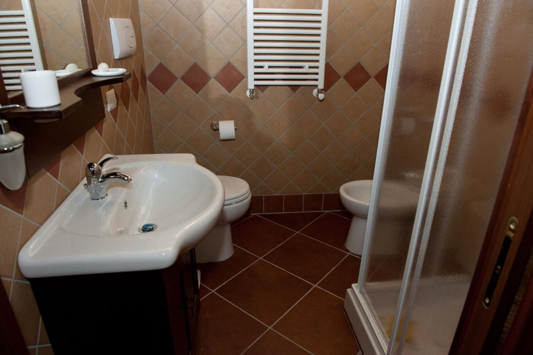 Bathroom 4, Il Vecchio Frantoio, Salerno