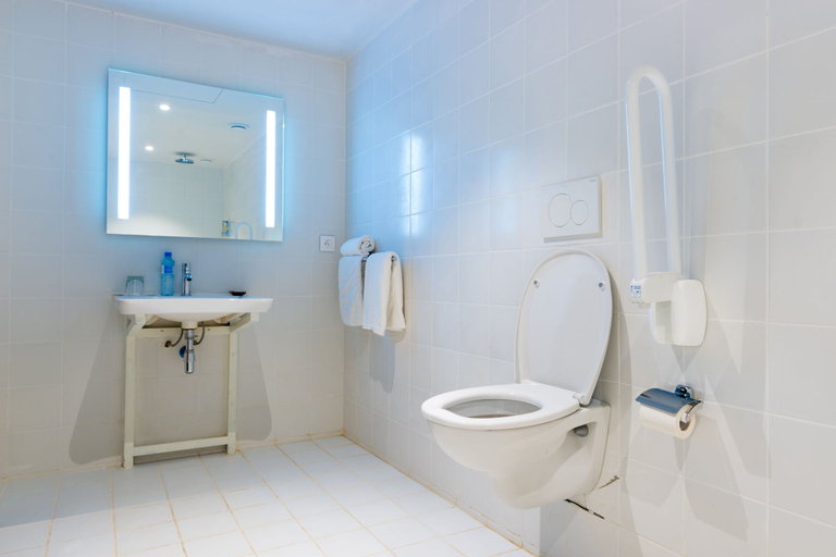 Bathroom 5, Onomo Hotel Conakry, Conakry